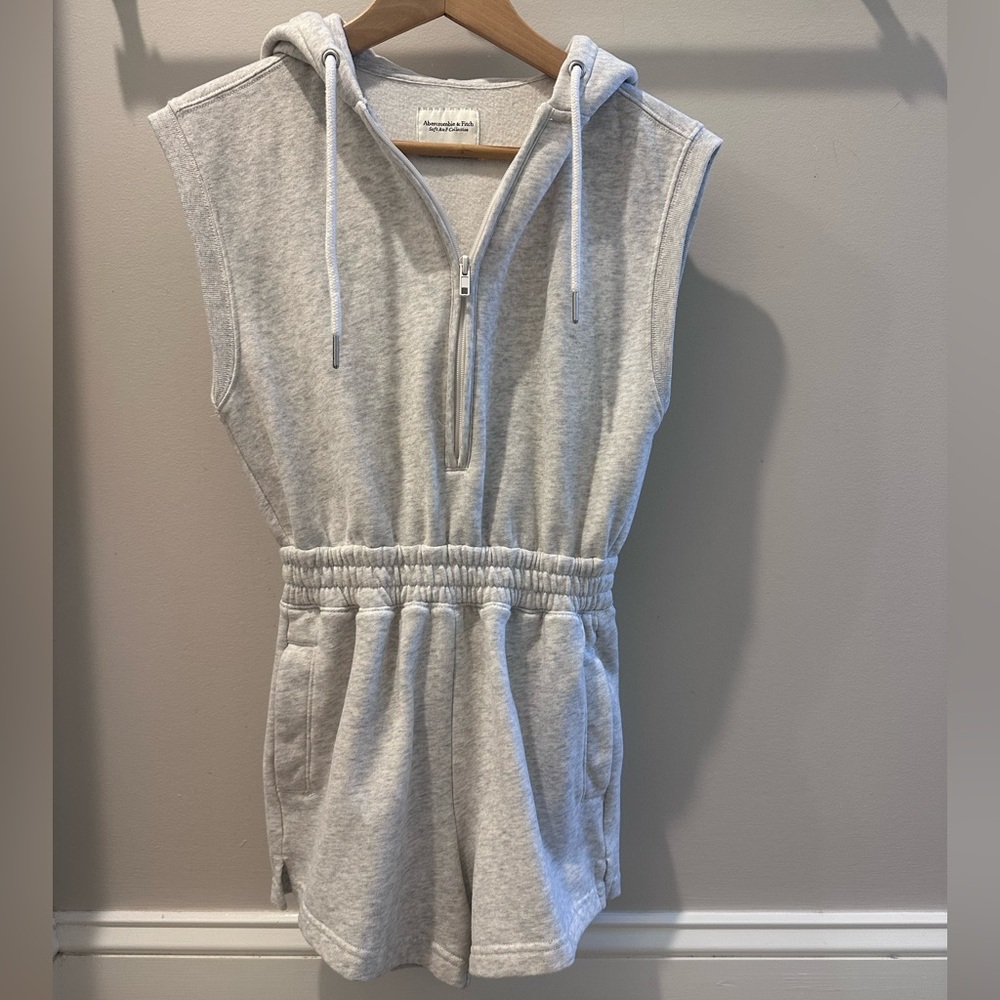 Abercrombie & Fitch Heather Gray Women's Hooded Romper